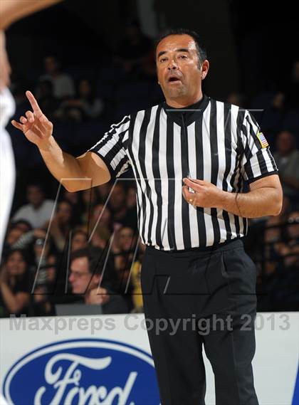 Thumbnail 1 in Royal vs. Tustin (CIF SS D3AAA Final) photogallery.