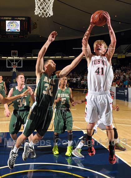 Thumbnail 2 in Royal vs. Tustin (CIF SS D3AAA Final) photogallery.
