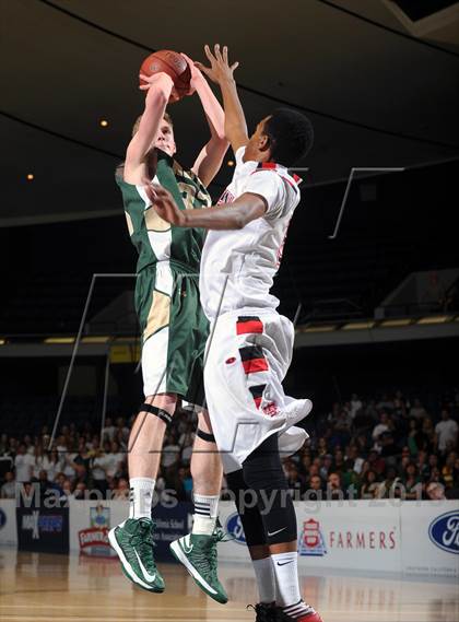 Thumbnail 2 in Royal vs. Tustin (CIF SS D3AAA Final) photogallery.