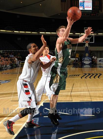 Thumbnail 3 in Royal vs. Tustin (CIF SS D3AAA Final) photogallery.
