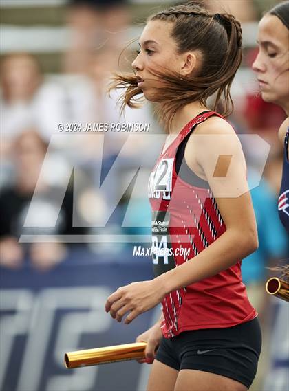 Thumbnail 2 in FHSAA 4A Finals (4 x 800 Meter) photogallery.