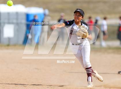 Thumbnail 2 in Roosevelt vs. Silver Creek (CHSAA 4A Region 6 Playoff) photogallery.