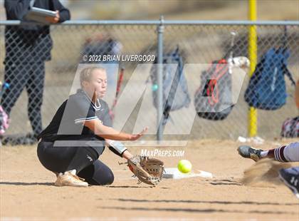 Thumbnail 2 in Roosevelt vs. Silver Creek (CHSAA 4A Region 6 Playoff) photogallery.