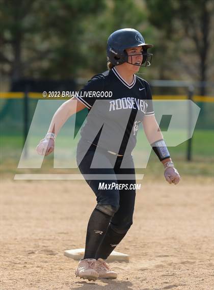 Thumbnail 1 in Roosevelt vs. Silver Creek (CHSAA 4A Region 6 Playoff) photogallery.