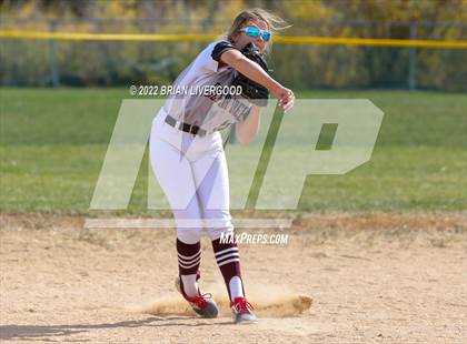 Thumbnail 2 in Roosevelt vs. Silver Creek (CHSAA 4A Region 6 Playoff) photogallery.