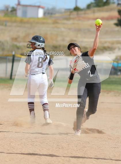 Thumbnail 2 in Roosevelt vs. Silver Creek (CHSAA 4A Region 6 Playoff) photogallery.