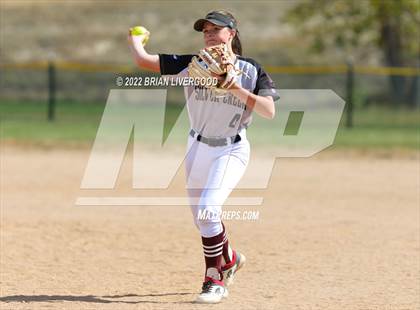 Thumbnail 3 in Roosevelt vs. Silver Creek (CHSAA 4A Region 6 Playoff) photogallery.