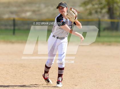 Thumbnail 2 in Roosevelt vs. Silver Creek (CHSAA 4A Region 6 Playoff) photogallery.