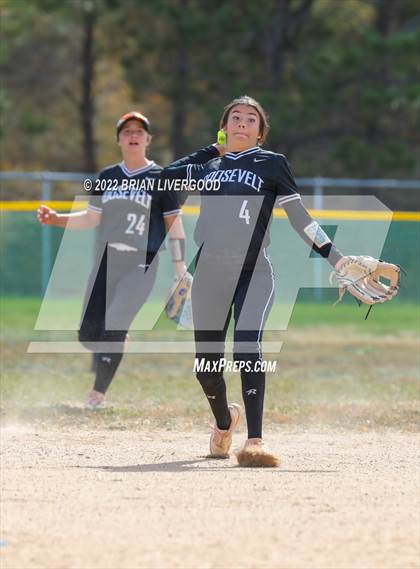 Thumbnail 2 in Roosevelt vs. Silver Creek (CHSAA 4A Region 6 Playoff) photogallery.