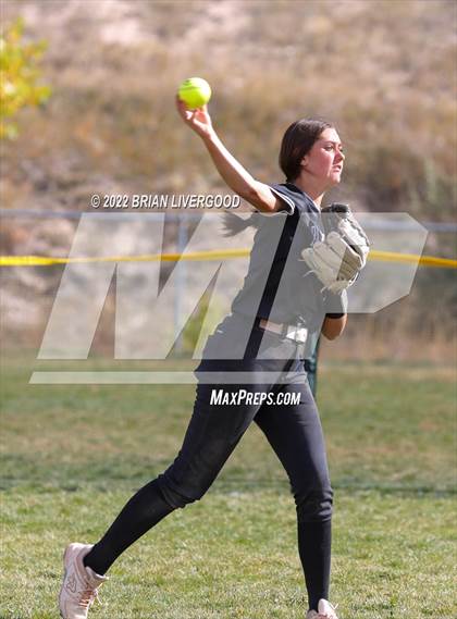 Thumbnail 2 in Roosevelt vs. Silver Creek (CHSAA 4A Region 6 Playoff) photogallery.