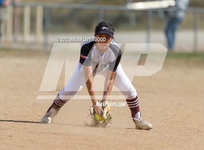 Thumbnail 2 in Roosevelt vs. Silver Creek (CHSAA 4A Region 6 Playoff) photogallery.