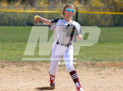 Thumbnail 1 in Roosevelt vs. Silver Creek (CHSAA 4A Region 6 Playoff) photogallery.