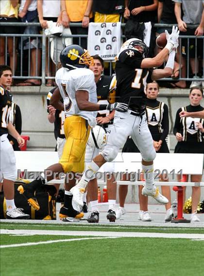 Thumbnail 2 in Upper Arlington vs. Springfield (Kirk Herbstreit National Kickoff Classic) photogallery.