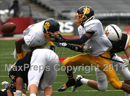 Thumbnail 1 in Upper Arlington vs. Springfield (Kirk Herbstreit National Kickoff Classic) photogallery.