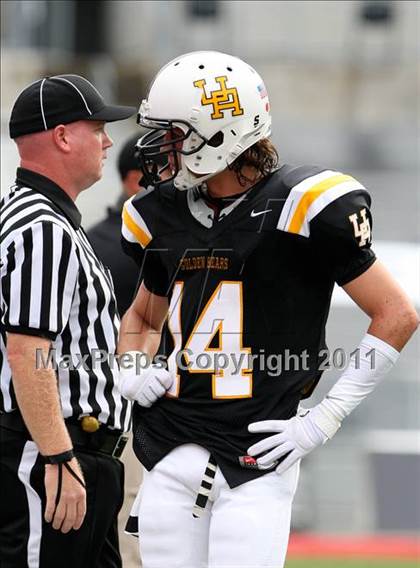 Thumbnail 1 in Upper Arlington vs. Springfield (Kirk Herbstreit National Kickoff Classic) photogallery.