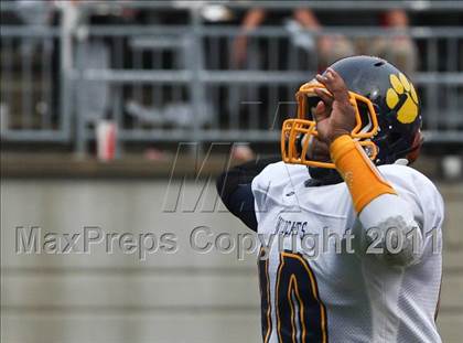 Thumbnail 2 in Upper Arlington vs. Springfield (Kirk Herbstreit National Kickoff Classic) photogallery.