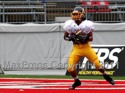 Thumbnail 2 in Upper Arlington vs. Springfield (Kirk Herbstreit National Kickoff Classic) photogallery.
