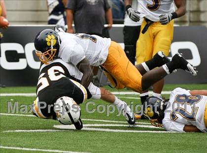 Thumbnail 2 in Upper Arlington vs. Springfield (Kirk Herbstreit National Kickoff Classic) photogallery.