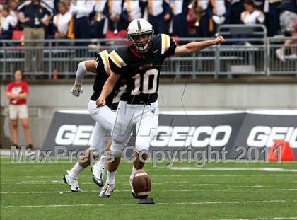 Thumbnail 3 in Upper Arlington vs. Springfield (Kirk Herbstreit National Kickoff Classic) photogallery.