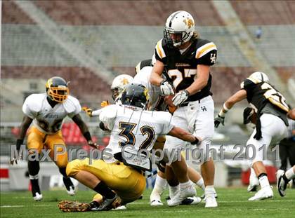 Thumbnail 3 in Upper Arlington vs. Springfield (Kirk Herbstreit National Kickoff Classic) photogallery.