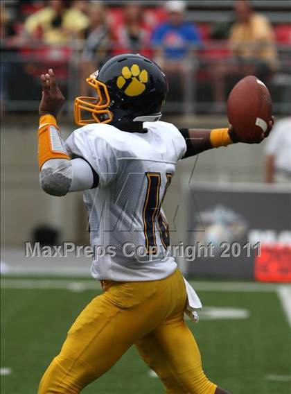 Thumbnail 1 in Upper Arlington vs. Springfield (Kirk Herbstreit National Kickoff Classic) photogallery.