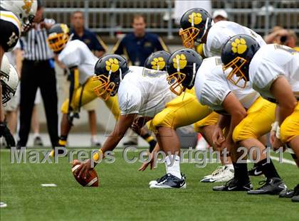 Thumbnail 2 in Upper Arlington vs. Springfield (Kirk Herbstreit National Kickoff Classic) photogallery.