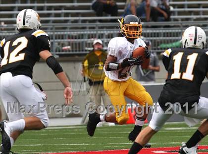 Thumbnail 2 in Upper Arlington vs. Springfield (Kirk Herbstreit National Kickoff Classic) photogallery.