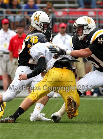 Thumbnail 2 in Upper Arlington vs. Springfield (Kirk Herbstreit National Kickoff Classic) photogallery.