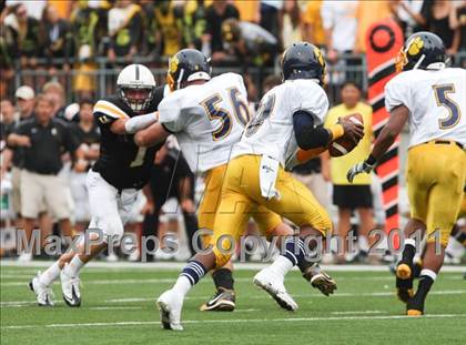 Thumbnail 3 in Upper Arlington vs. Springfield (Kirk Herbstreit National Kickoff Classic) photogallery.