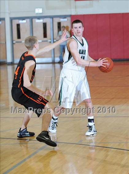 Thumbnail 1 in Webster vs. Regis (D3 Sectional Semifinal) photogallery.