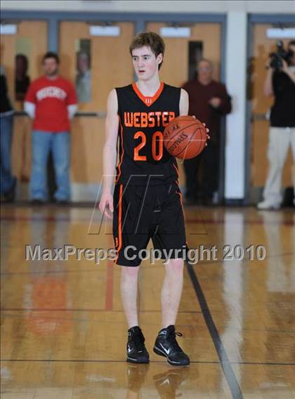 Thumbnail 2 in Webster vs. Regis (D3 Sectional Semifinal) photogallery.