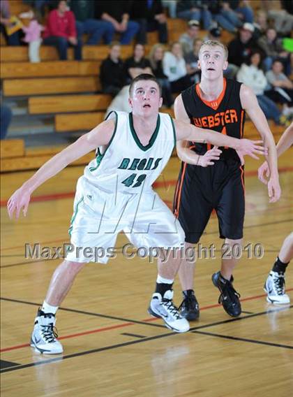 Thumbnail 2 in Webster vs. Regis (D3 Sectional Semifinal) photogallery.