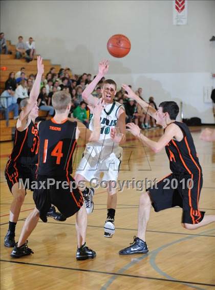 Thumbnail 3 in Webster vs. Regis (D3 Sectional Semifinal) photogallery.