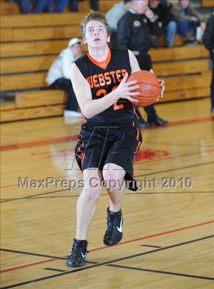 Thumbnail 2 in Webster vs. Regis (D3 Sectional Semifinal) photogallery.