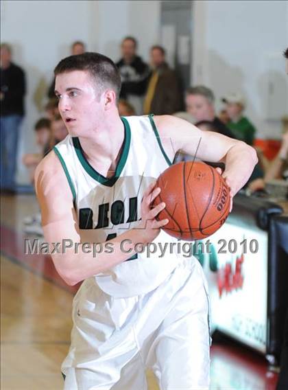 Thumbnail 3 in Webster vs. Regis (D3 Sectional Semifinal) photogallery.