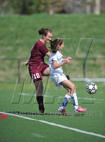 Thumbnail 2 in Kent Denver vs. Alamosa (CHSSA 3A 1st Round) photogallery.