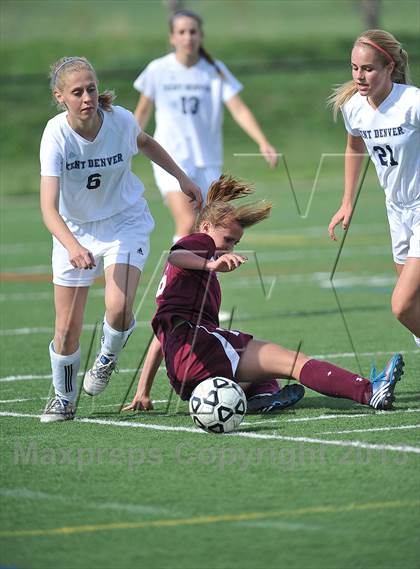Thumbnail 3 in Kent Denver vs. Alamosa (CHSSA 3A 1st Round) photogallery.