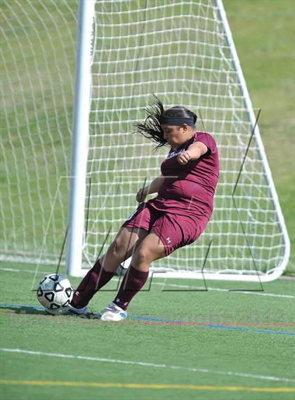 Thumbnail 2 in Kent Denver vs. Alamosa (CHSSA 3A 1st Round) photogallery.