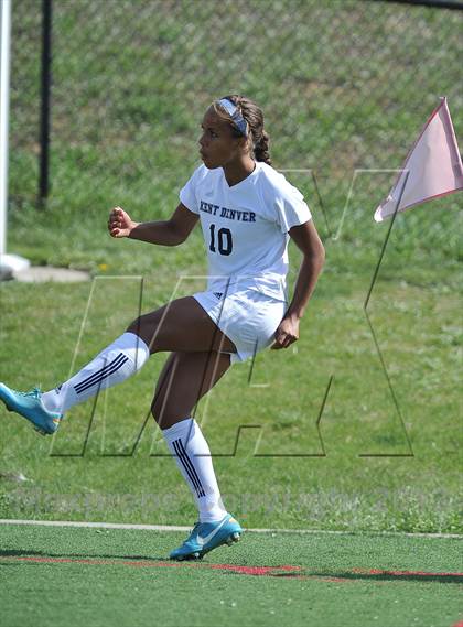 Thumbnail 2 in Kent Denver vs. Alamosa (CHSSA 3A 1st Round) photogallery.