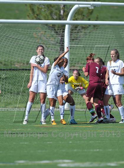 Thumbnail 3 in Kent Denver vs. Alamosa (CHSSA 3A 1st Round) photogallery.