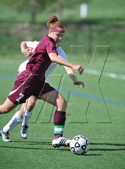 Thumbnail 3 in Kent Denver vs. Alamosa (CHSSA 3A 1st Round) photogallery.