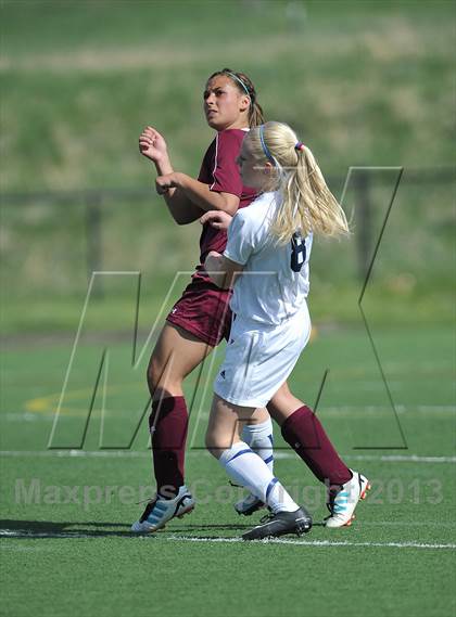 Thumbnail 3 in Kent Denver vs. Alamosa (CHSSA 3A 1st Round) photogallery.
