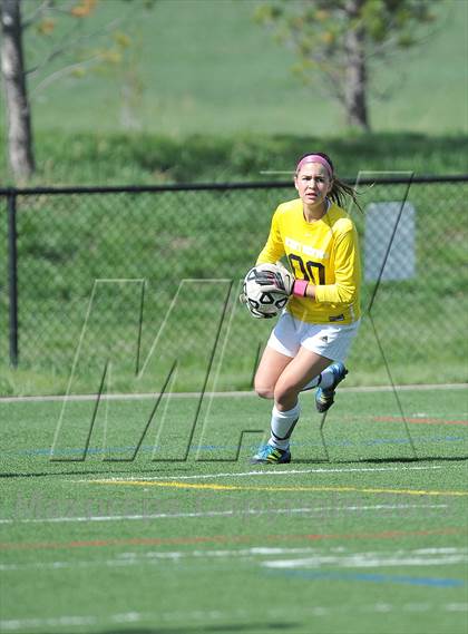 Thumbnail 3 in Kent Denver vs. Alamosa (CHSSA 3A 1st Round) photogallery.