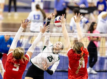 Thumbnail 2 in Holyoke vs. Yuma (CHSAA 2A Round 2) photogallery.