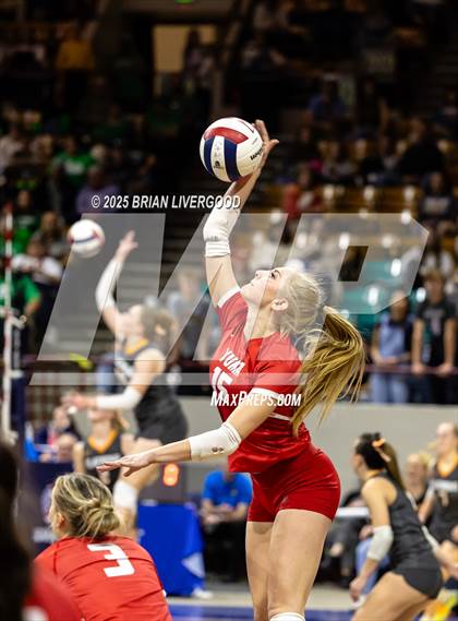 Thumbnail 1 in Holyoke vs. Yuma (CHSAA 2A Round 2) photogallery.