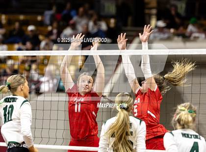 Thumbnail 2 in Holyoke vs. Yuma (CHSAA 2A Round 2) photogallery.