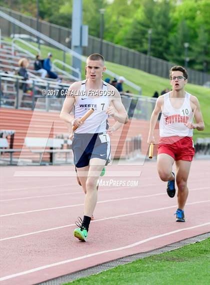 Thumbnail 3 in 50th Annual Loucks Games (Men's Distance Medley Open) photogallery.