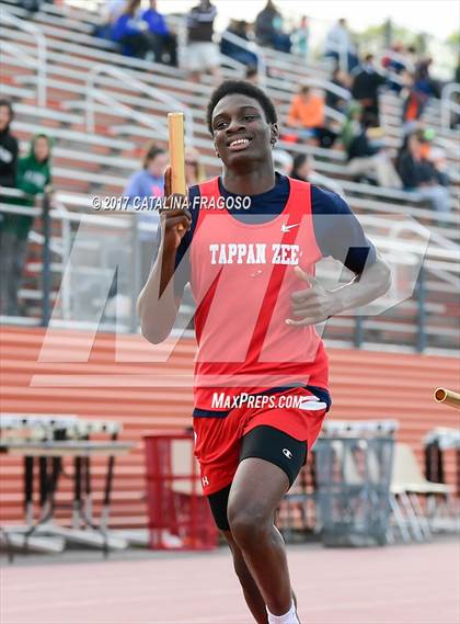 Thumbnail 2 in 50th Annual Loucks Games (Men's Distance Medley Open) photogallery.
