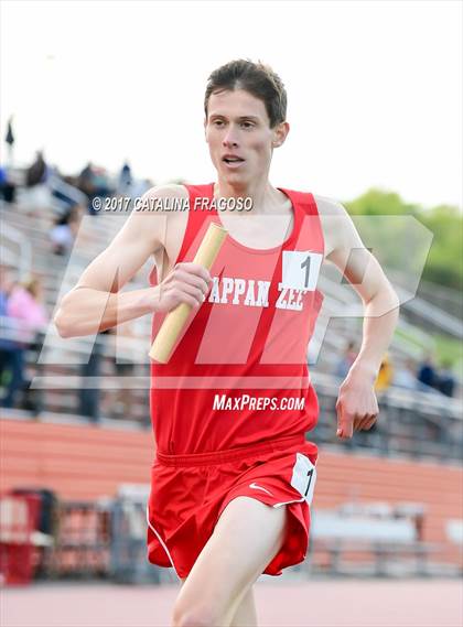 Thumbnail 2 in 50th Annual Loucks Games (Men's Distance Medley Open) photogallery.