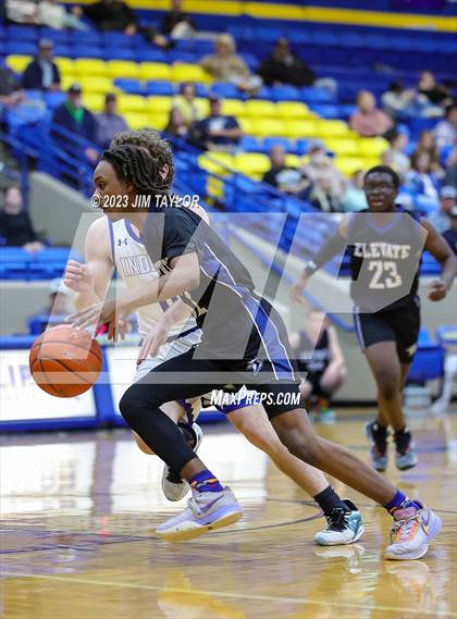 Thumbnail 3 in Lipan vs Uplift Elevate (Lipan HD Howard Classic) photogallery.